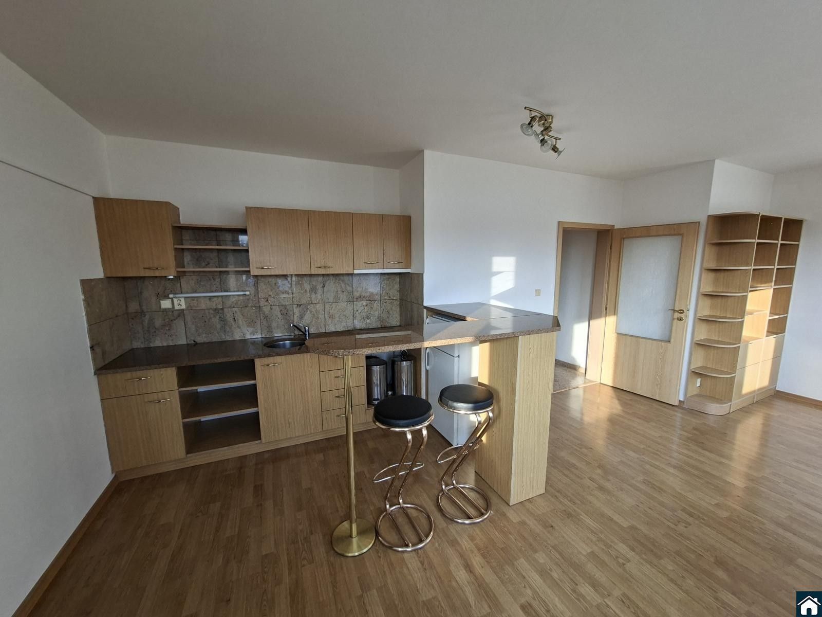 Pronájem bytu 1+kk 33 m² - foto 4