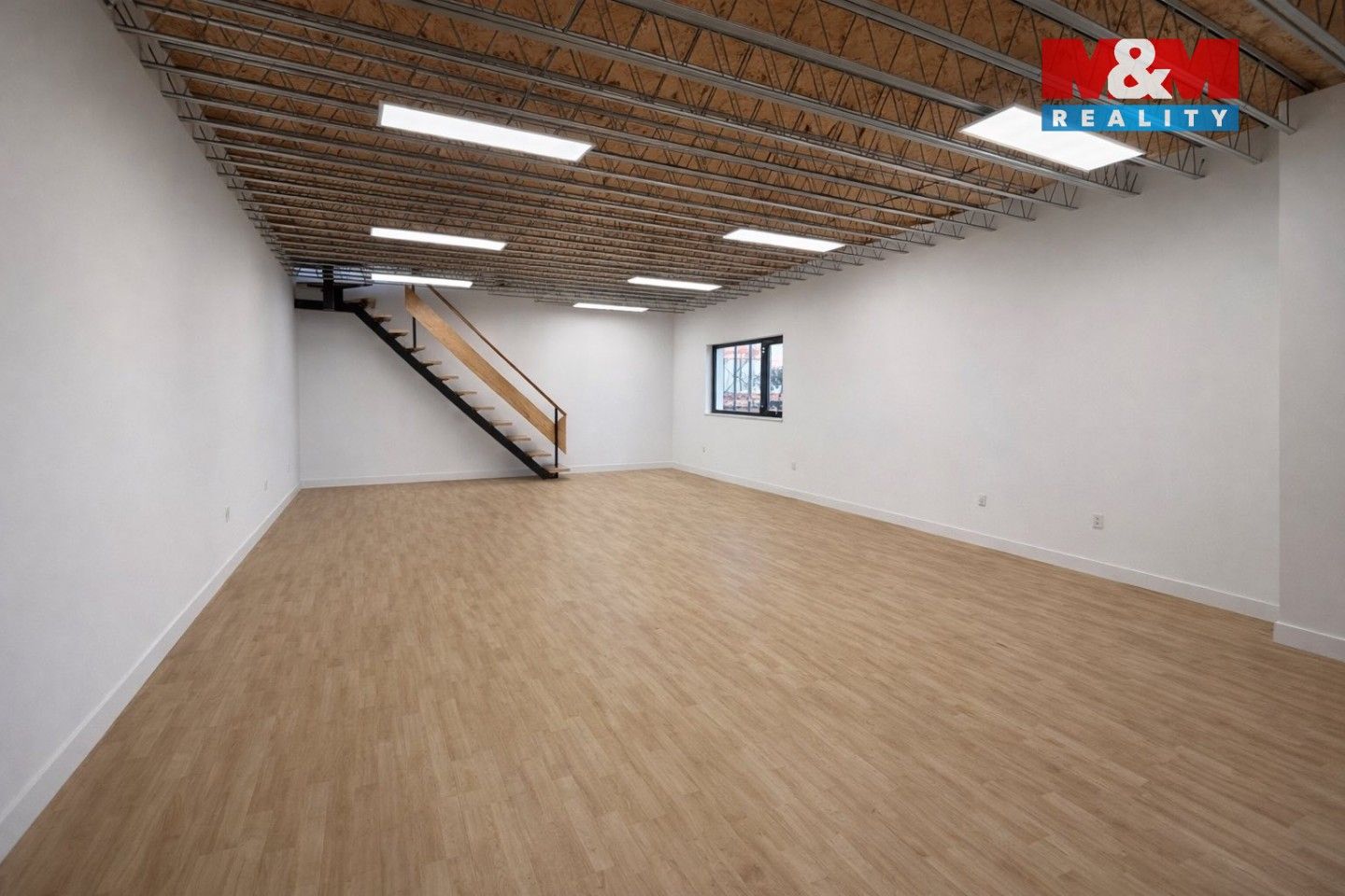 Pronájem komerčního prostoru 660 m² - foto 2