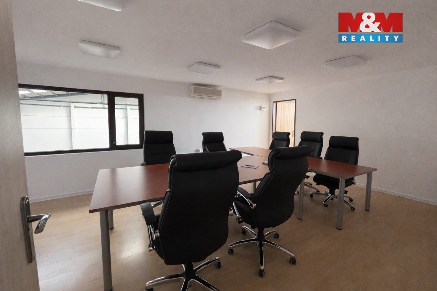 Pronájem komerčního prostoru 660 m² - foto 4
