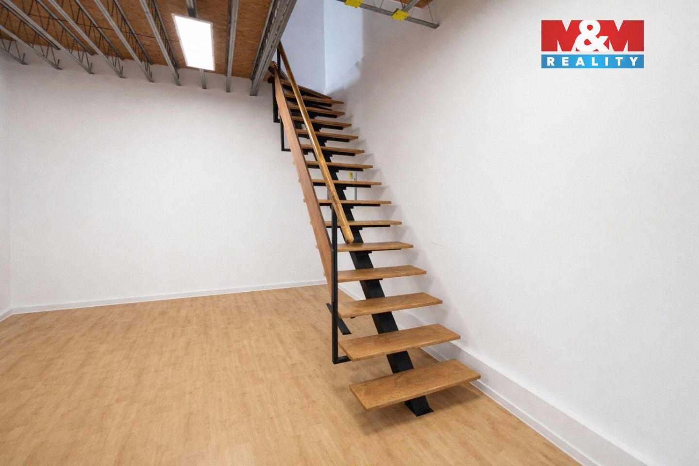 Pronájem komerčního prostoru 660 m² - foto 3