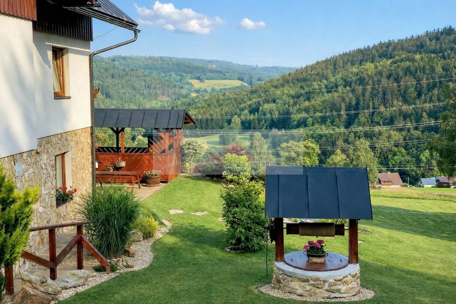 Prodej nemovitosti 345 m² - foto 4