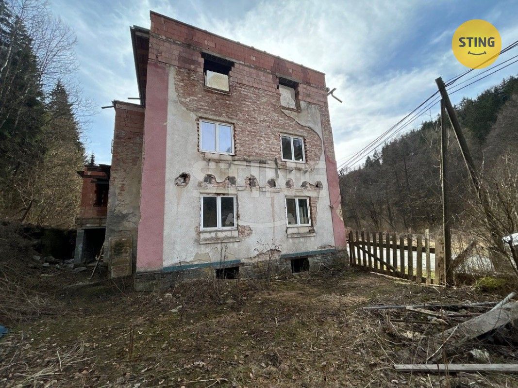 Prodej nemovitosti 700 m² - foto 11
