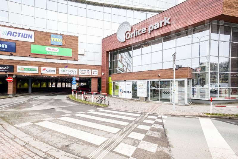 Pronájem komerčního prostoru 131 m² - foto 3