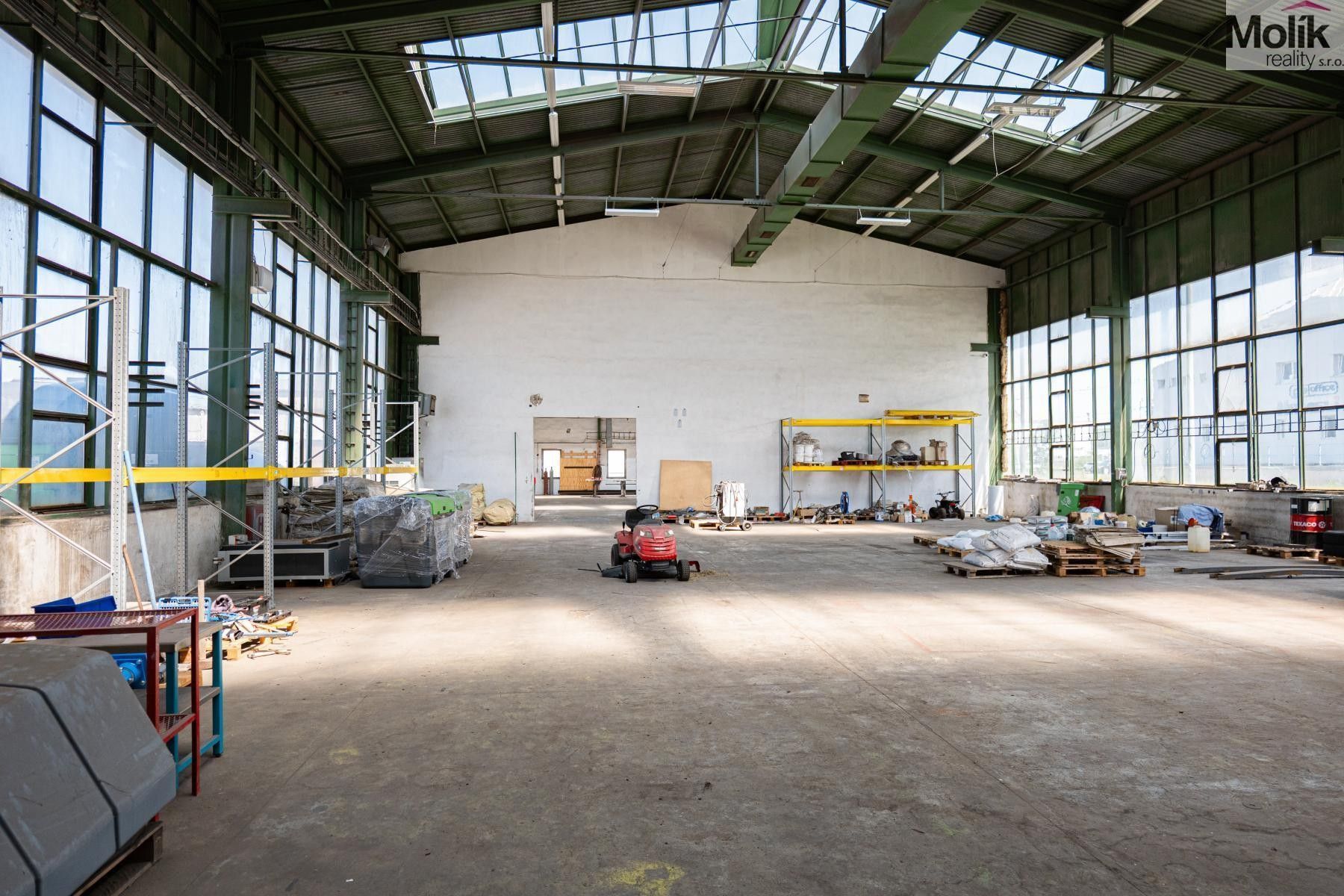 Pronájem komerčního prostoru 450 m² - foto 2