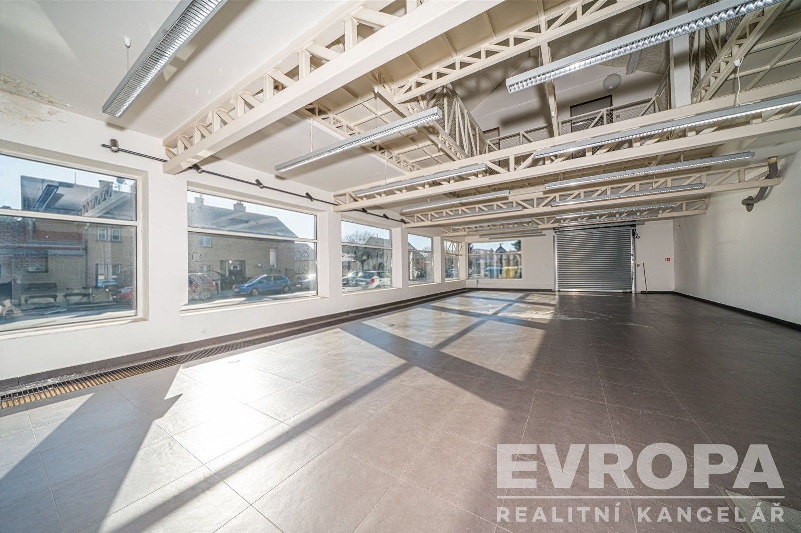 Prodej komerčního prostoru 1800 m² - foto 6