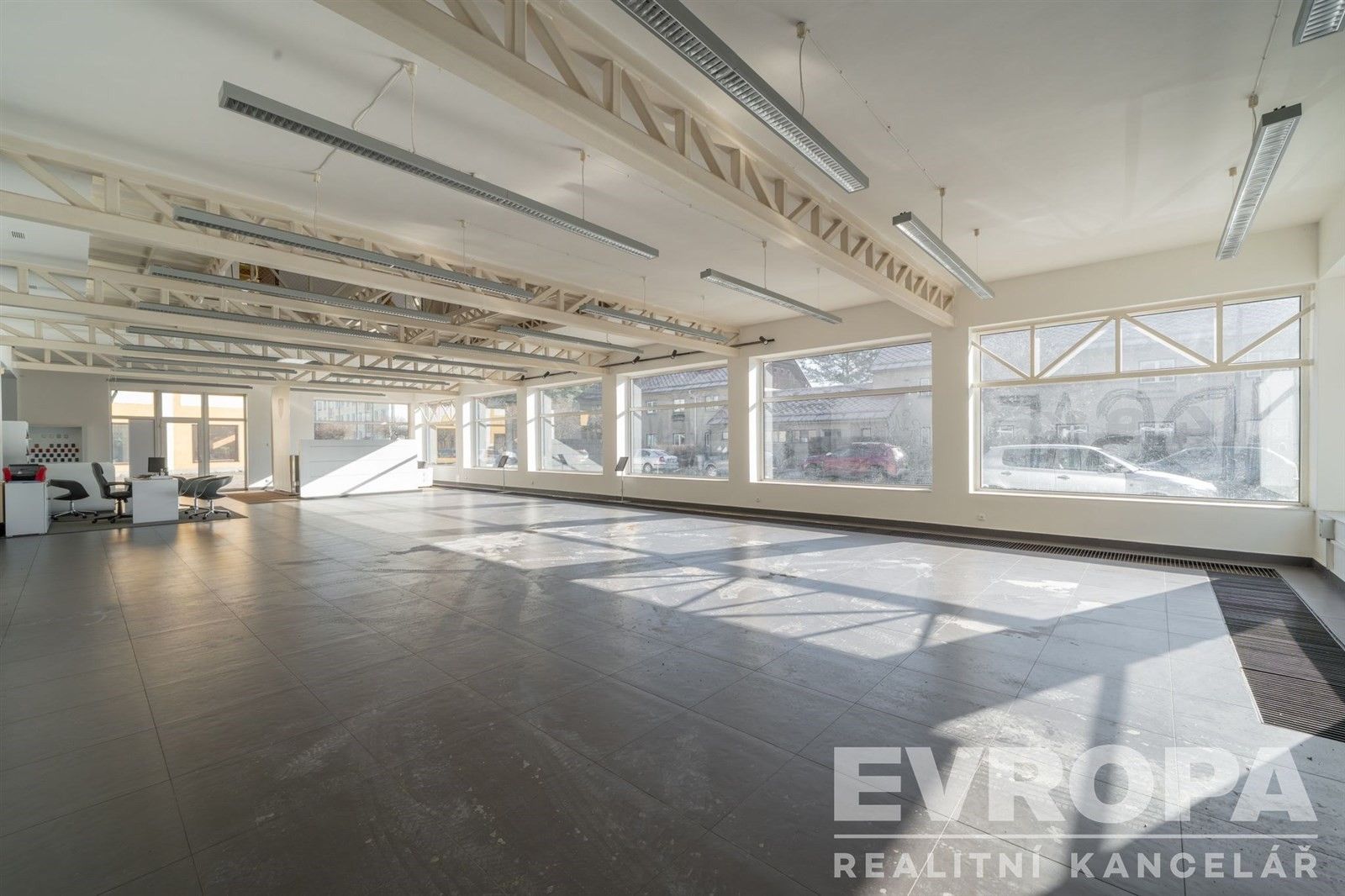 Prodej komerčního prostoru 1800 m² - foto 5