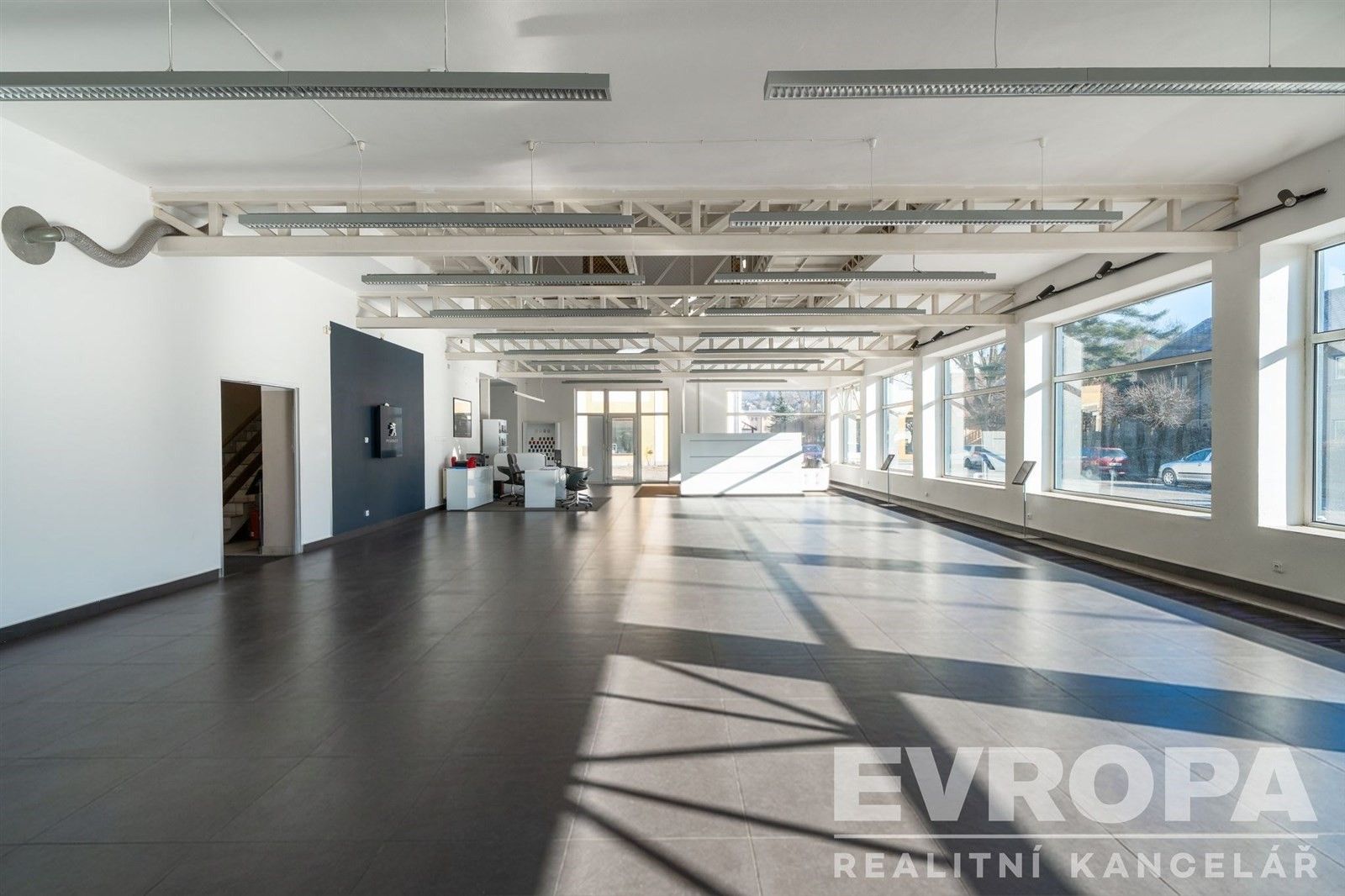 Prodej komerčního prostoru 1800 m² - foto 4