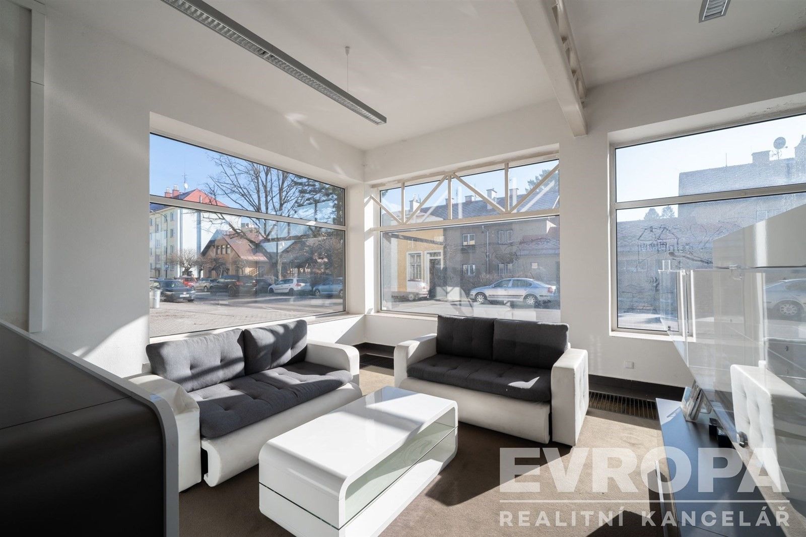 Prodej komerčního prostoru 1800 m² - foto 7
