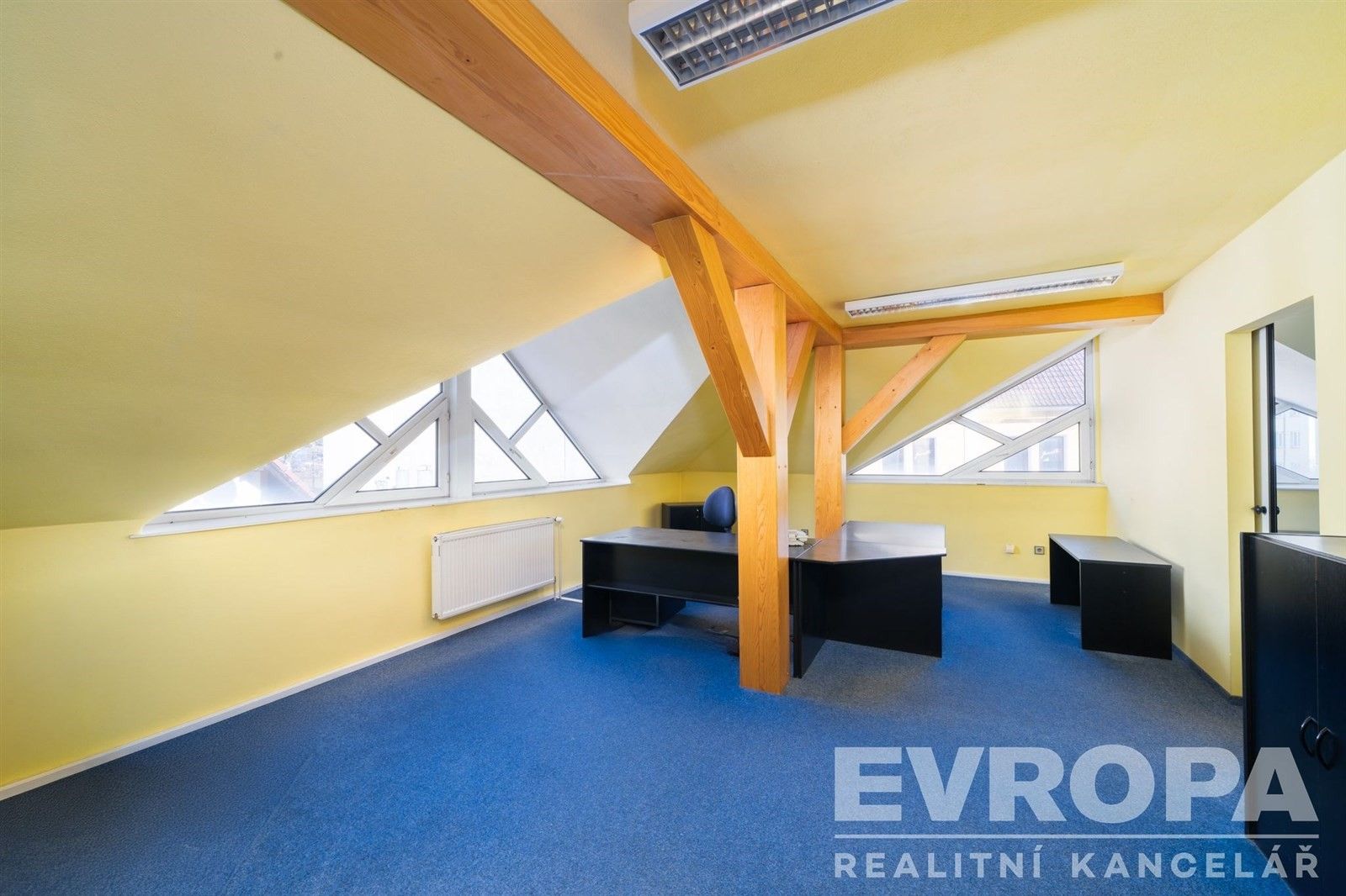 Prodej komerčního prostoru 1800 m² - foto 9
