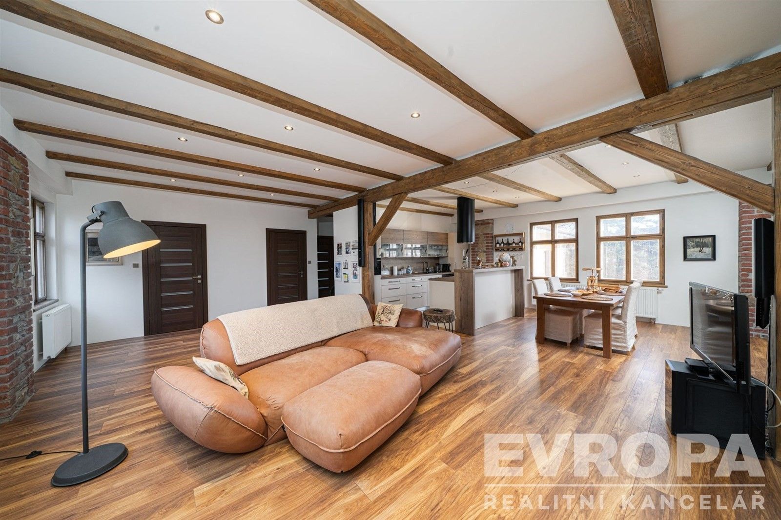 Prodej komerčního prostoru 1800 m² - foto 15