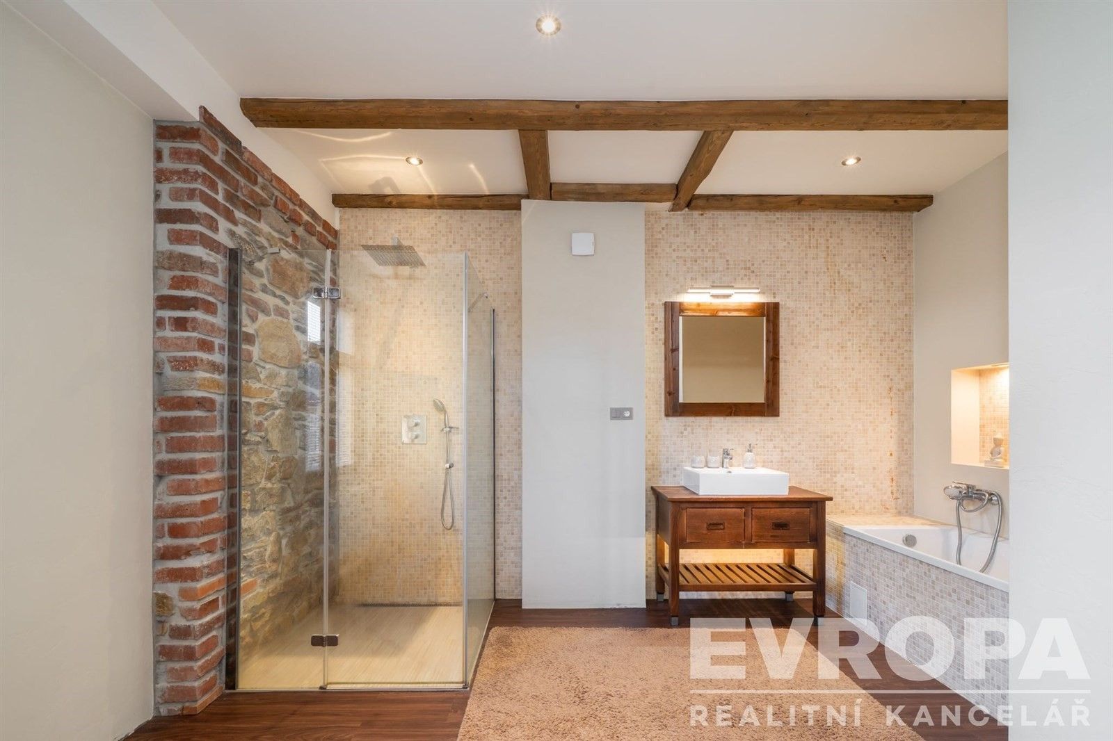 Prodej komerčního prostoru 1800 m² - foto 18