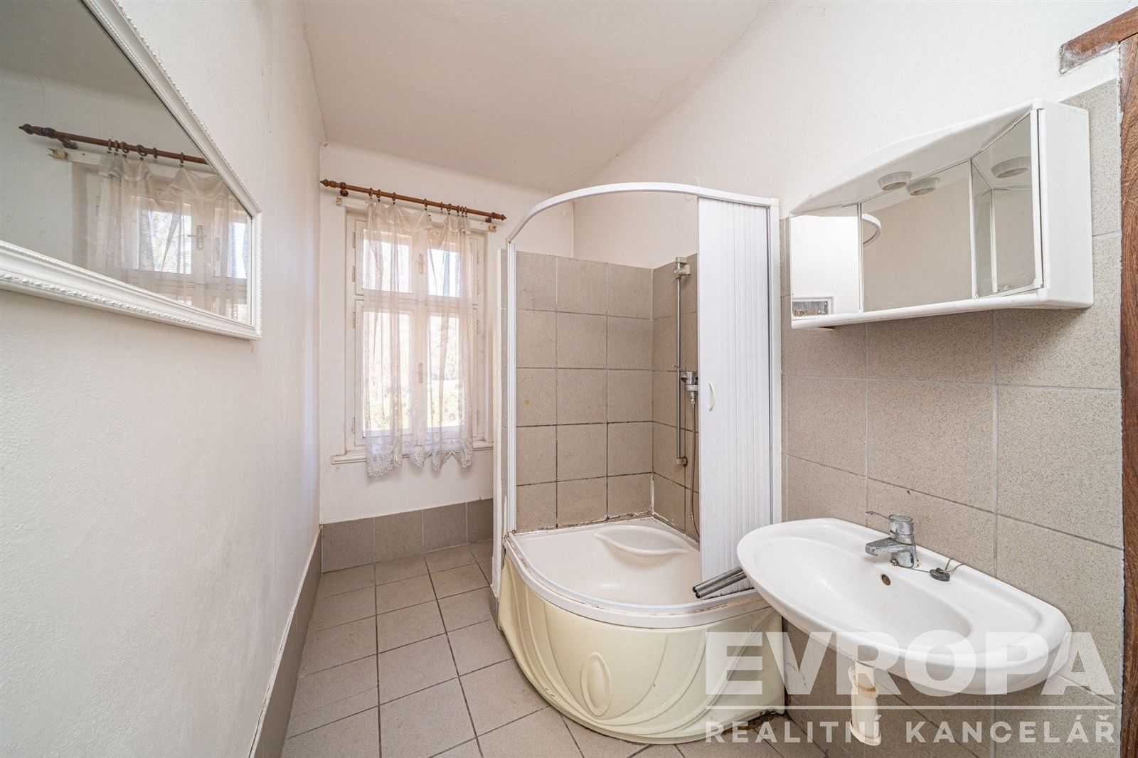 Prodej komerčního prostoru 1800 m² - foto 25