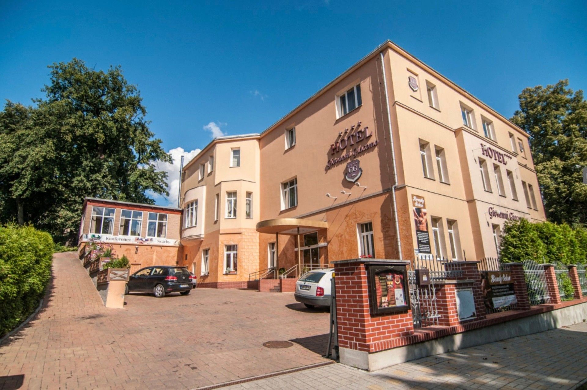 Prodej komerčního prostoru 1500 m² - foto 1
