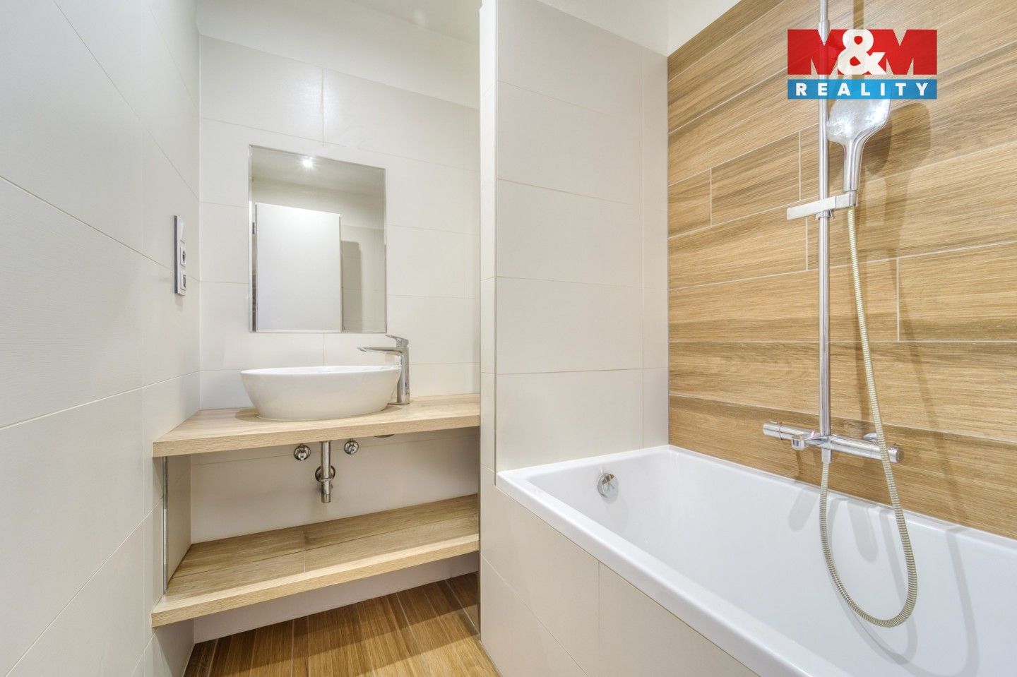 Prodej bytu 4+kk 74 m² - foto 2