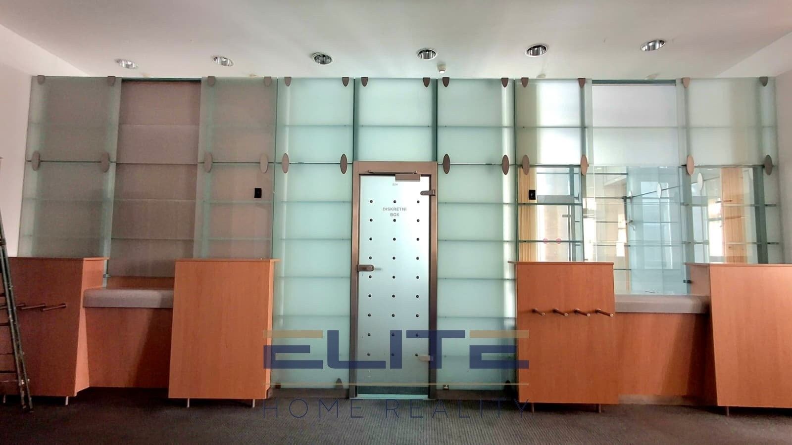 Pronájem komerčního prostoru 775 m² - foto 24