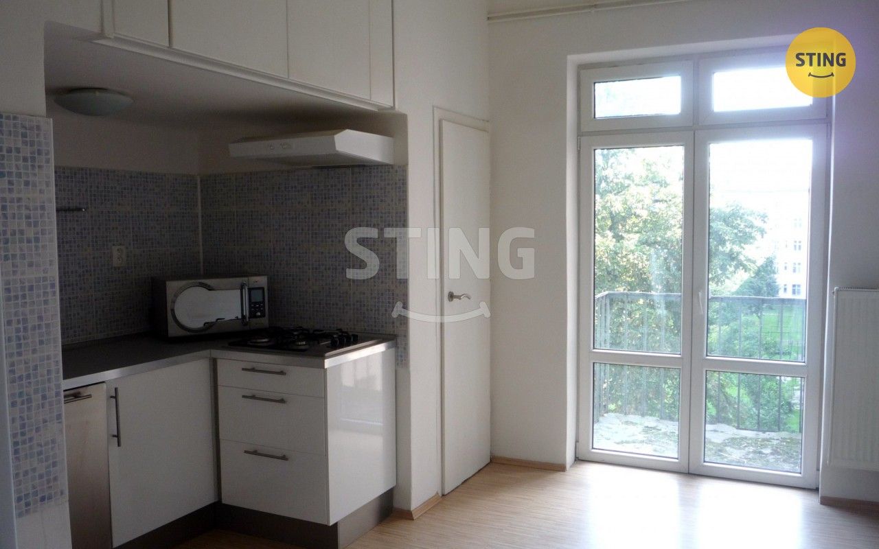 Pronájem bytu 2+1 84 m² - foto 4