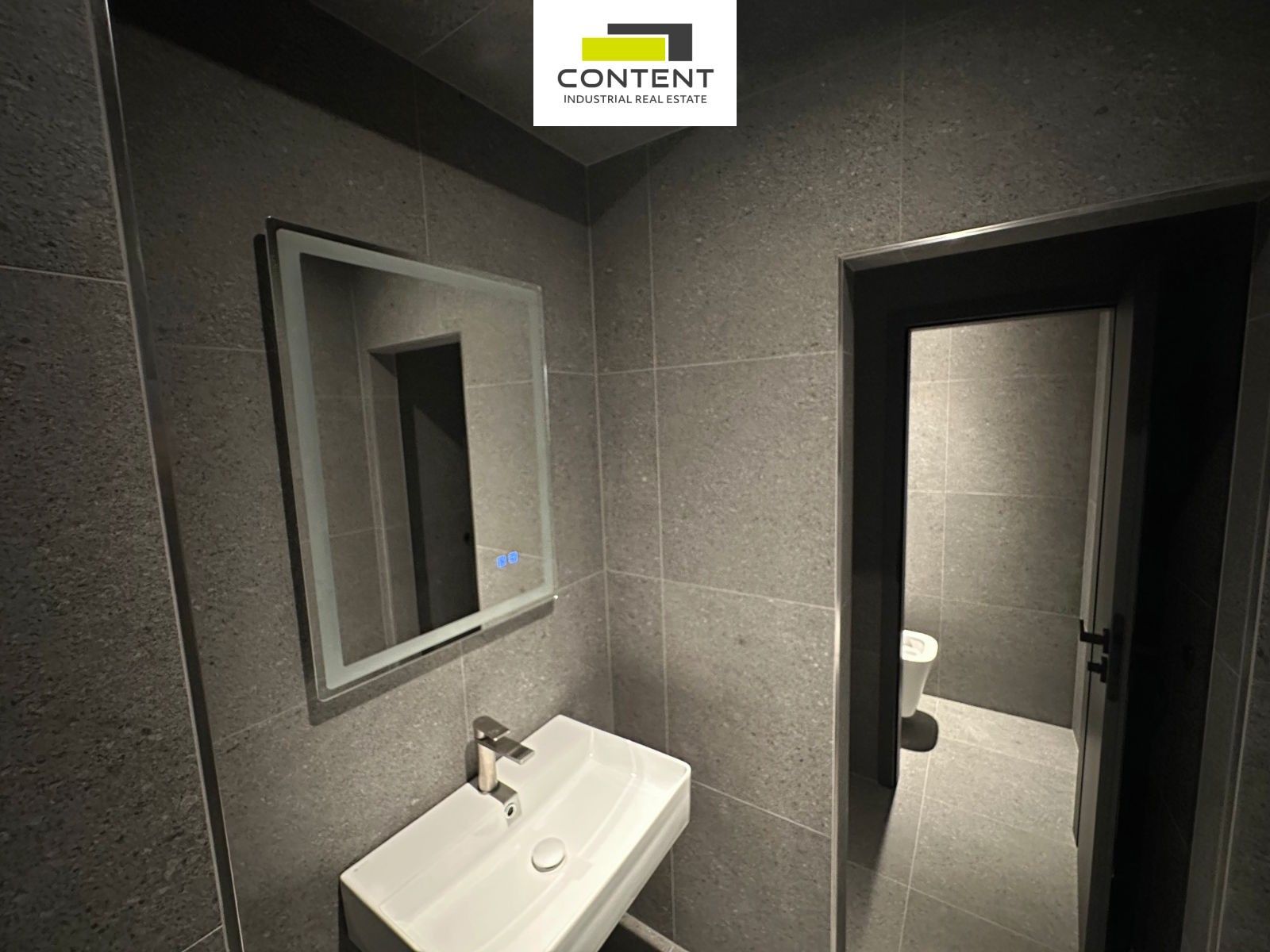 Pronájem komerčního prostoru 230 m² - foto 10