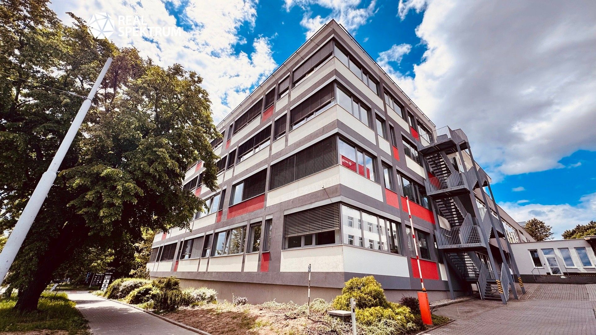 Pronájem komerčního prostoru 539 m² - foto 4