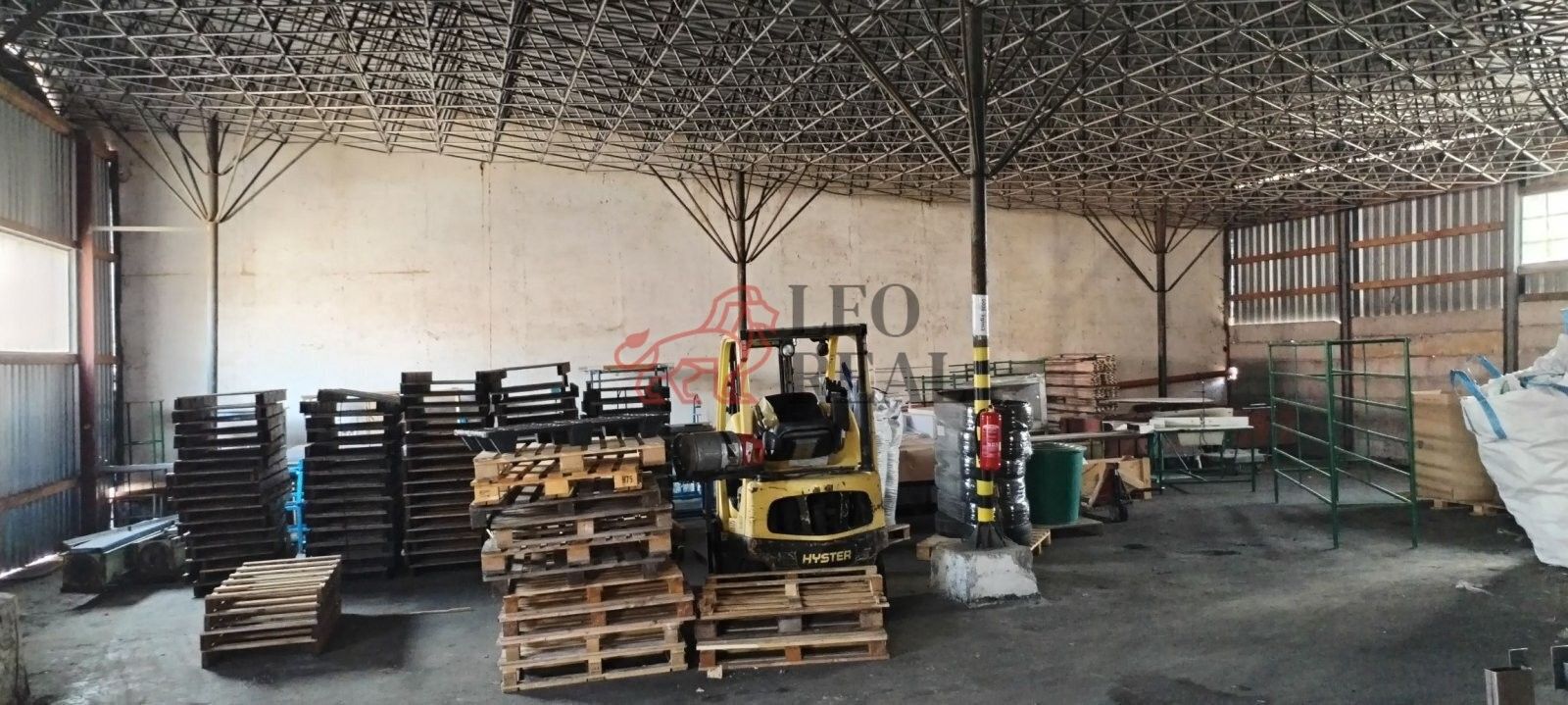 Pronájem komerčního prostoru 828 m² - foto 2