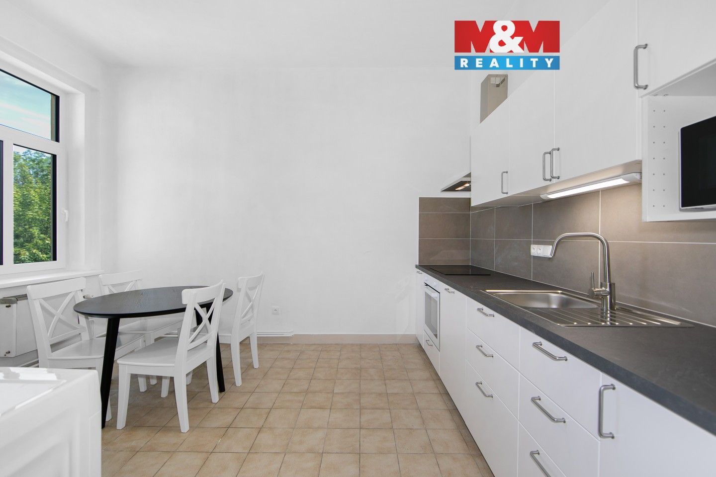 Pronájem komerčního prostoru 100 m² - foto 1