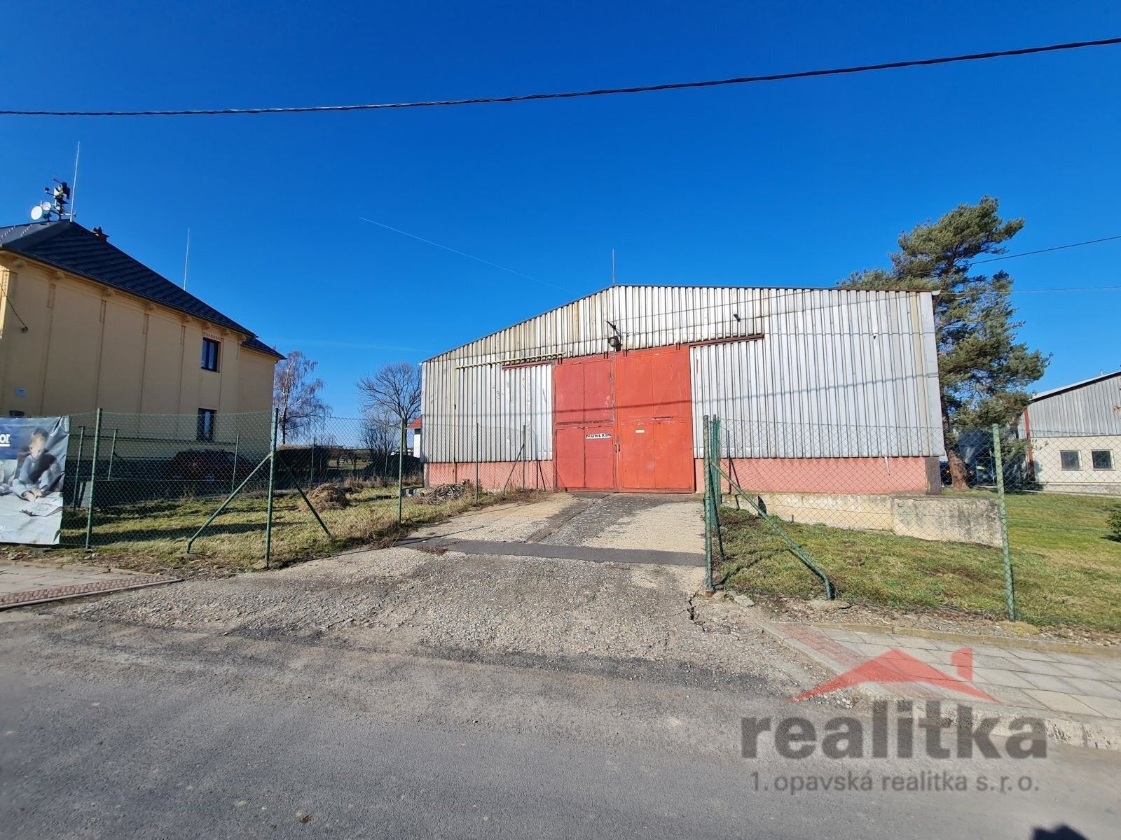 Pronájem komerčního prostoru 928 m² - foto 2