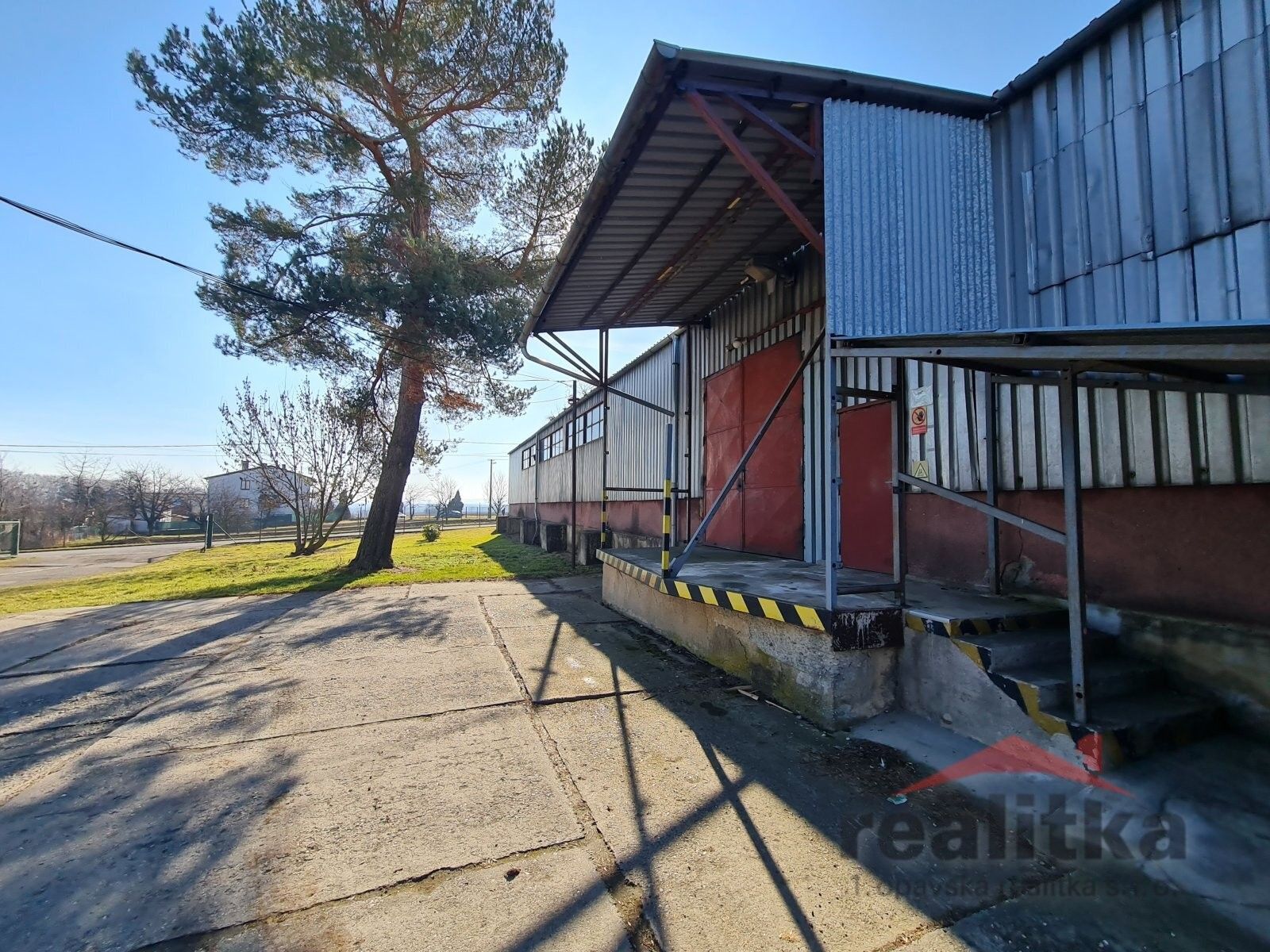 Pronájem komerčního prostoru 928 m² - foto 3
