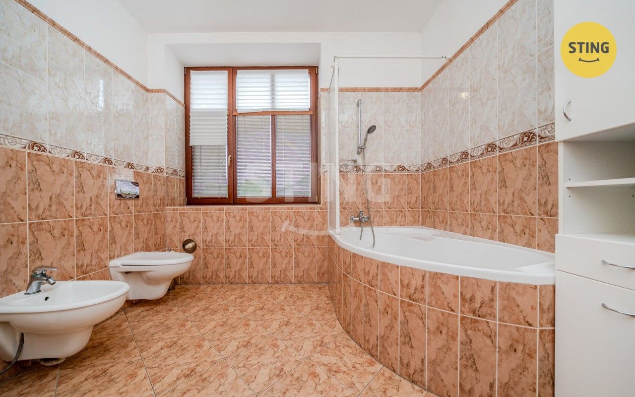 Pronájem bytu 3+1 102 m² - foto 3