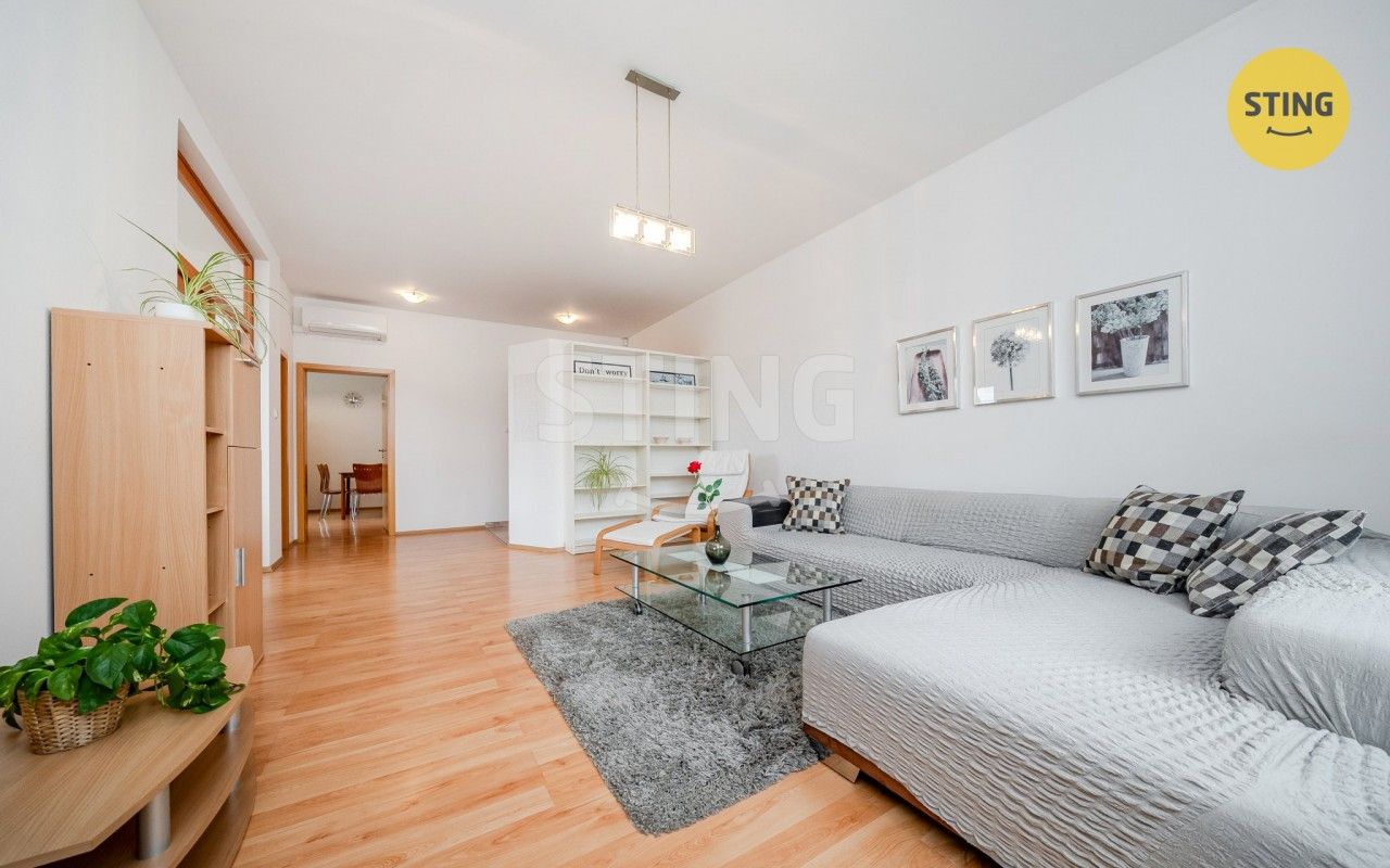 Pronájem bytu 3+1 102 m² - foto 12
