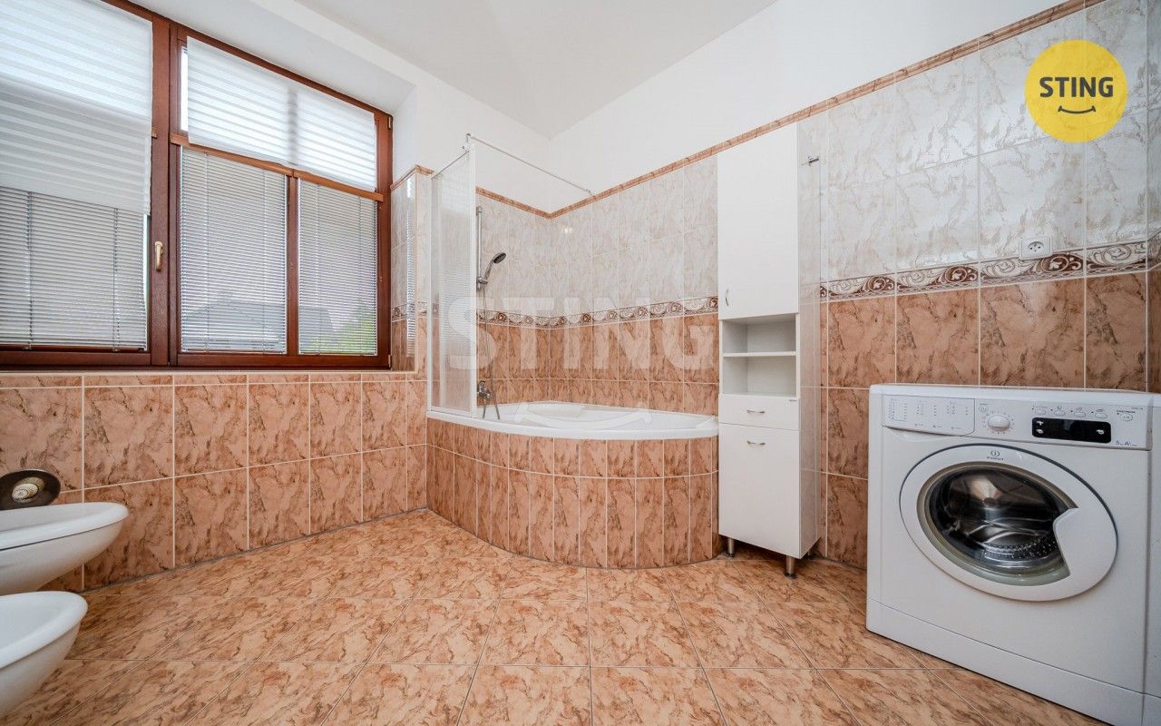 Pronájem bytu 3+1 102 m² - foto 18