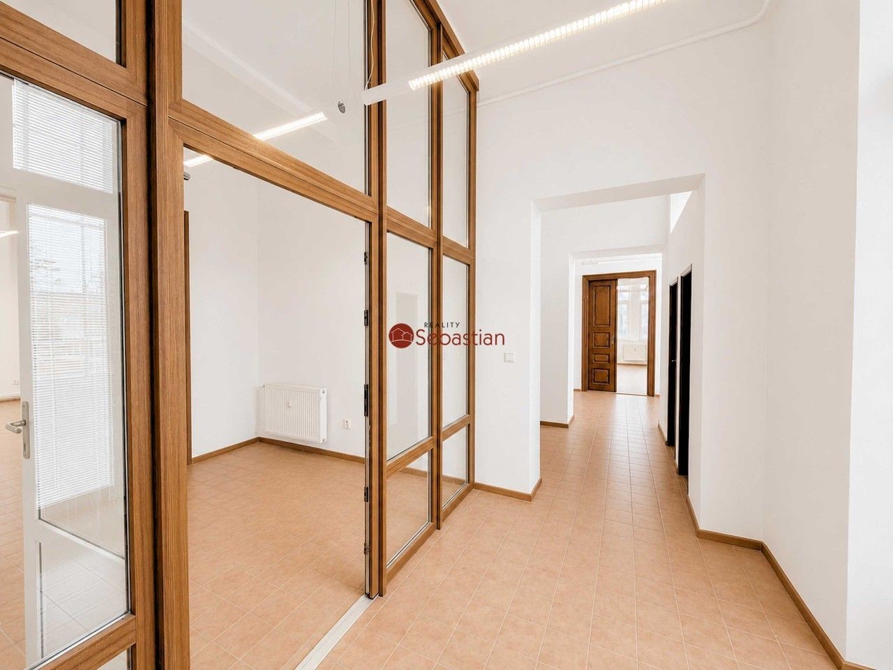 Pronájem komerčního prostoru 182 m² - foto 5