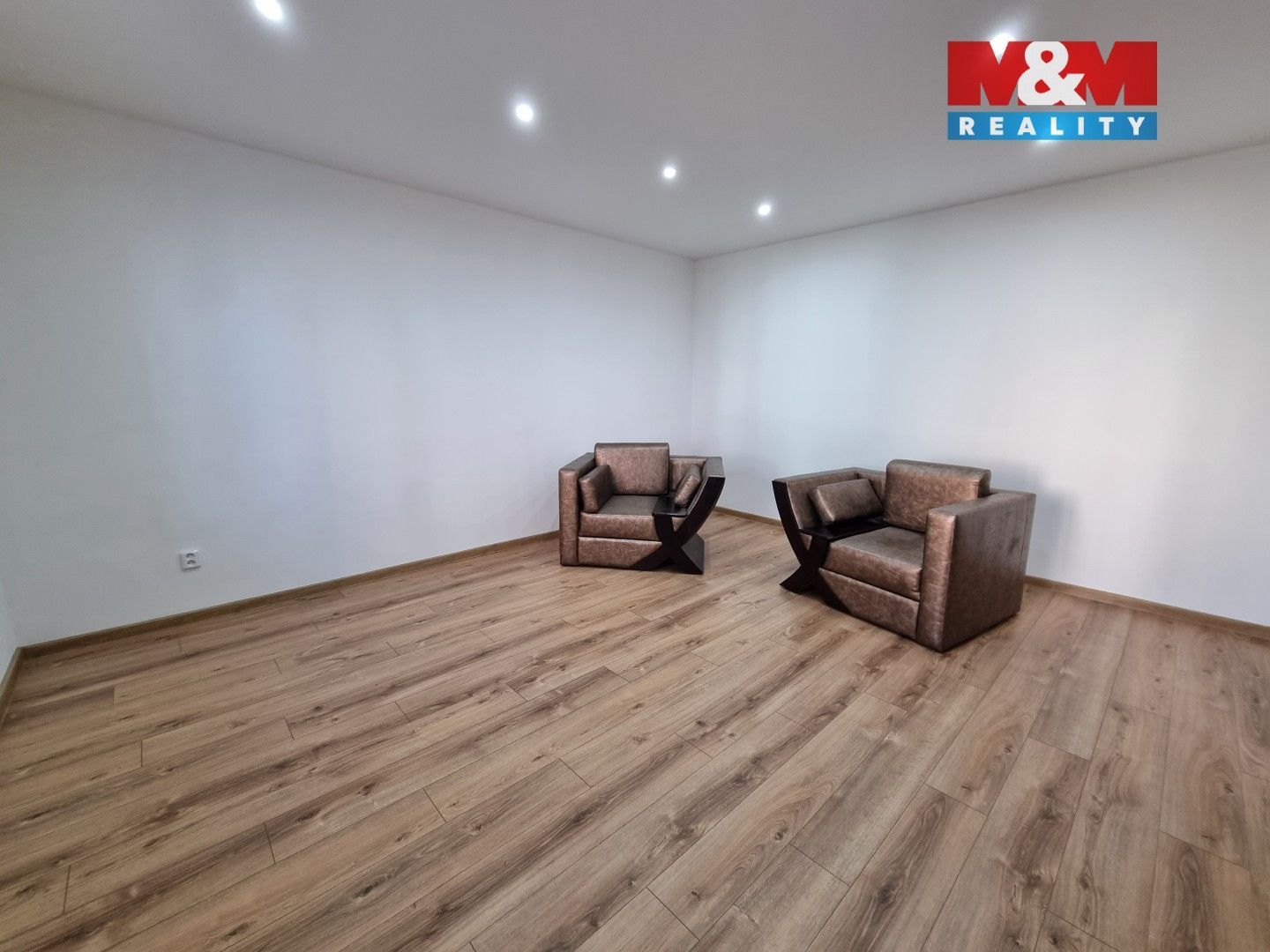 Pronájem bytu 1+1 60 m² - foto 7
