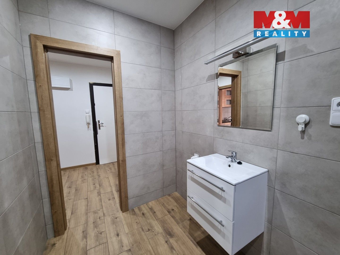 Pronájem bytu 1+1 60 m² - foto 11