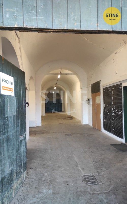 Pronájem komerčního prostoru 350 m² - foto 9