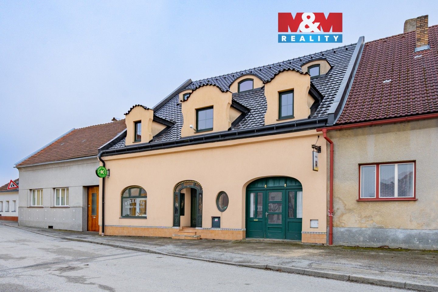 Pronájem komerčního prostoru 91 m² - foto 1
