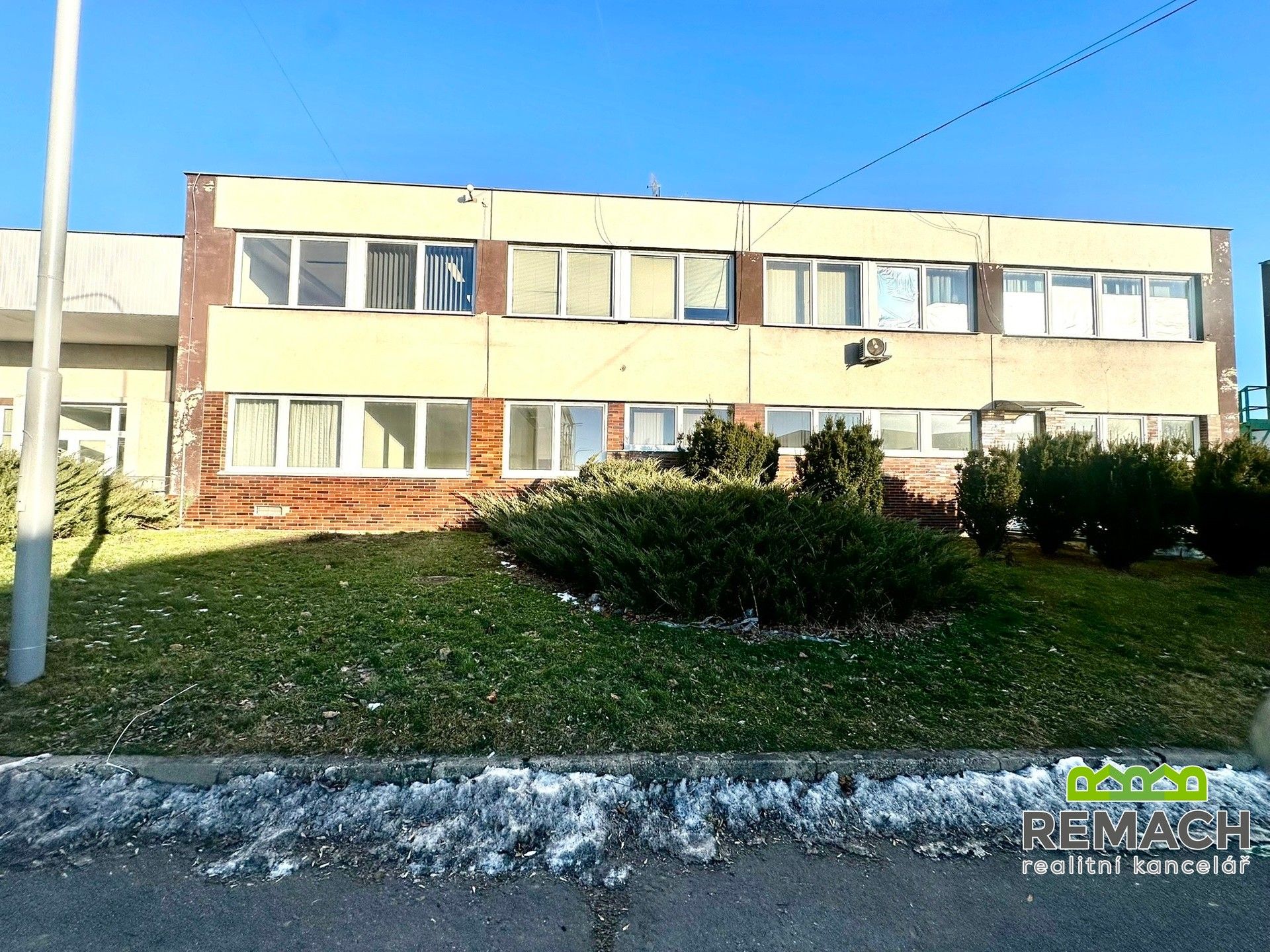 Pronájem komerčního prostoru 57 m² - foto 1