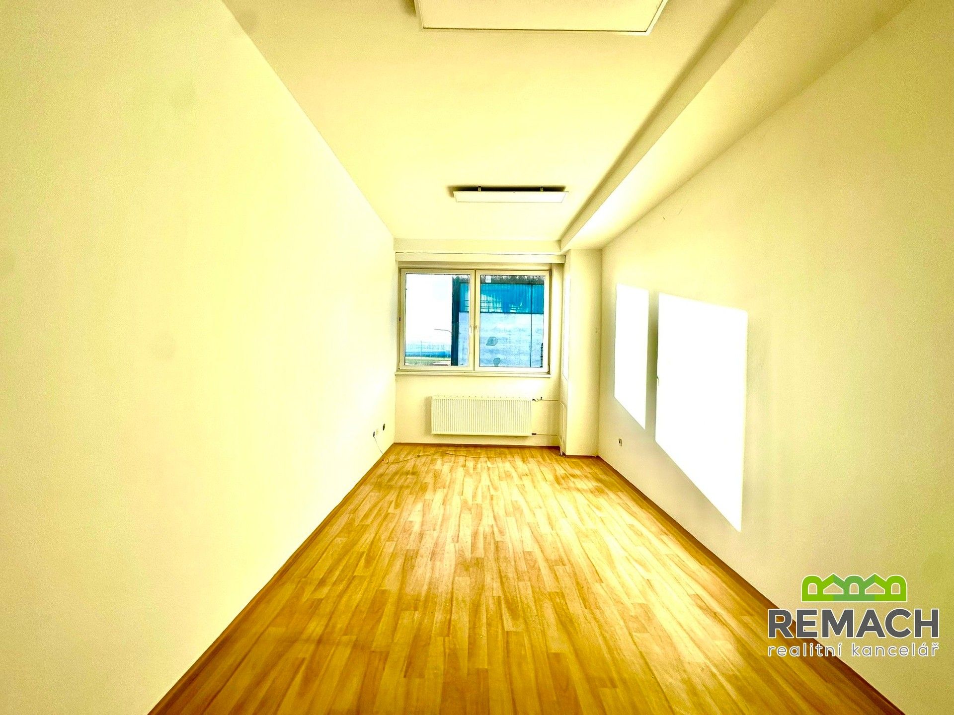 Pronájem komerčního prostoru 57 m² - foto 3