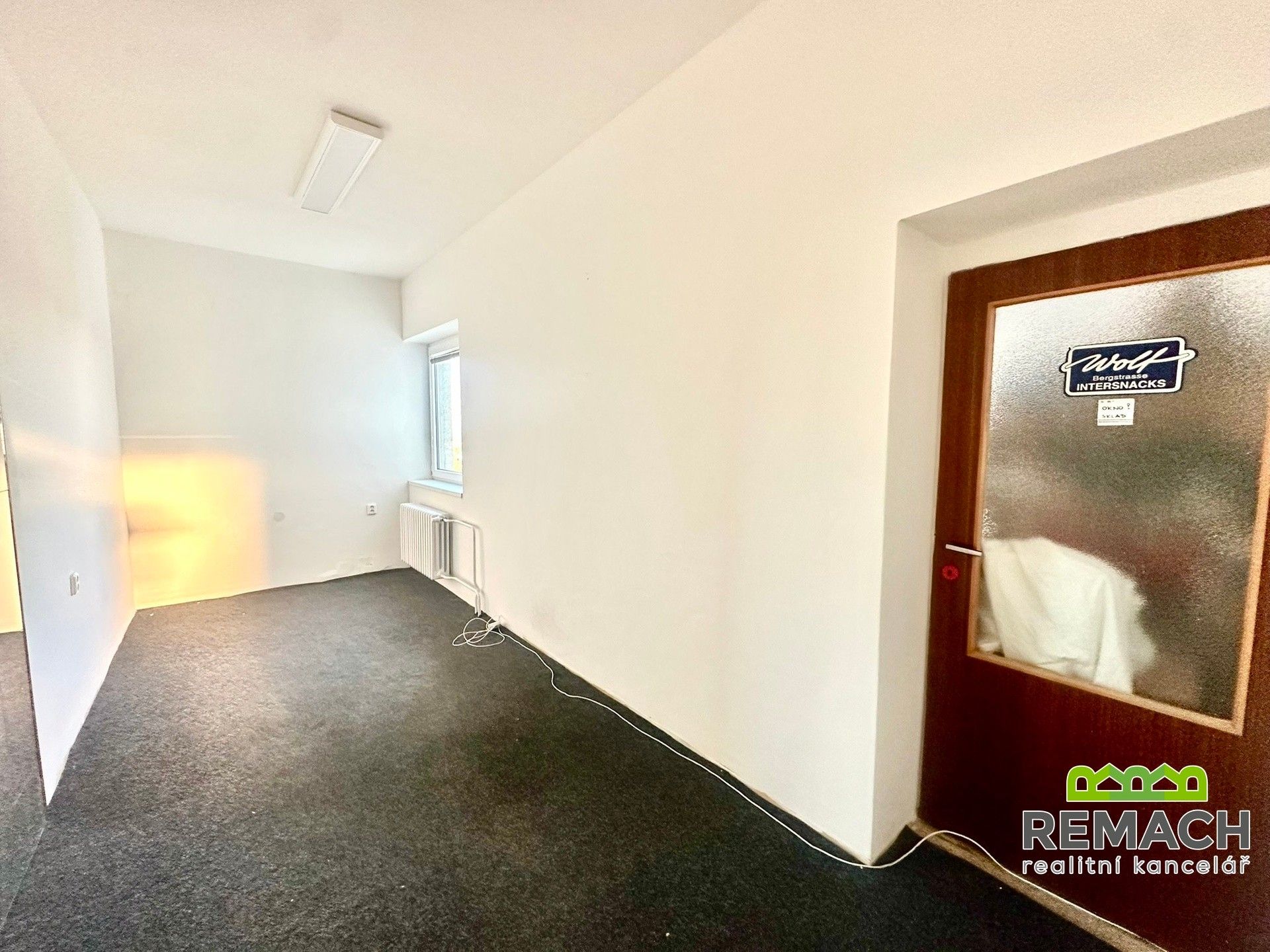 Pronájem komerčního prostoru 57 m² - foto 8