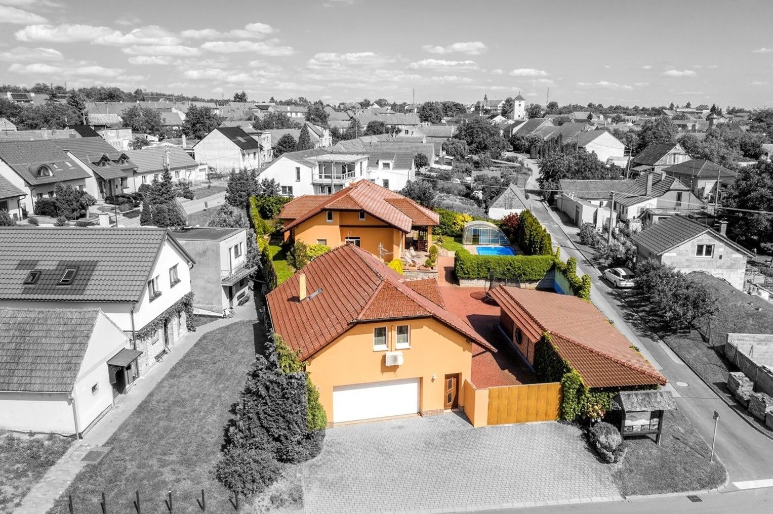 Prodej domu 144 m² - foto 1