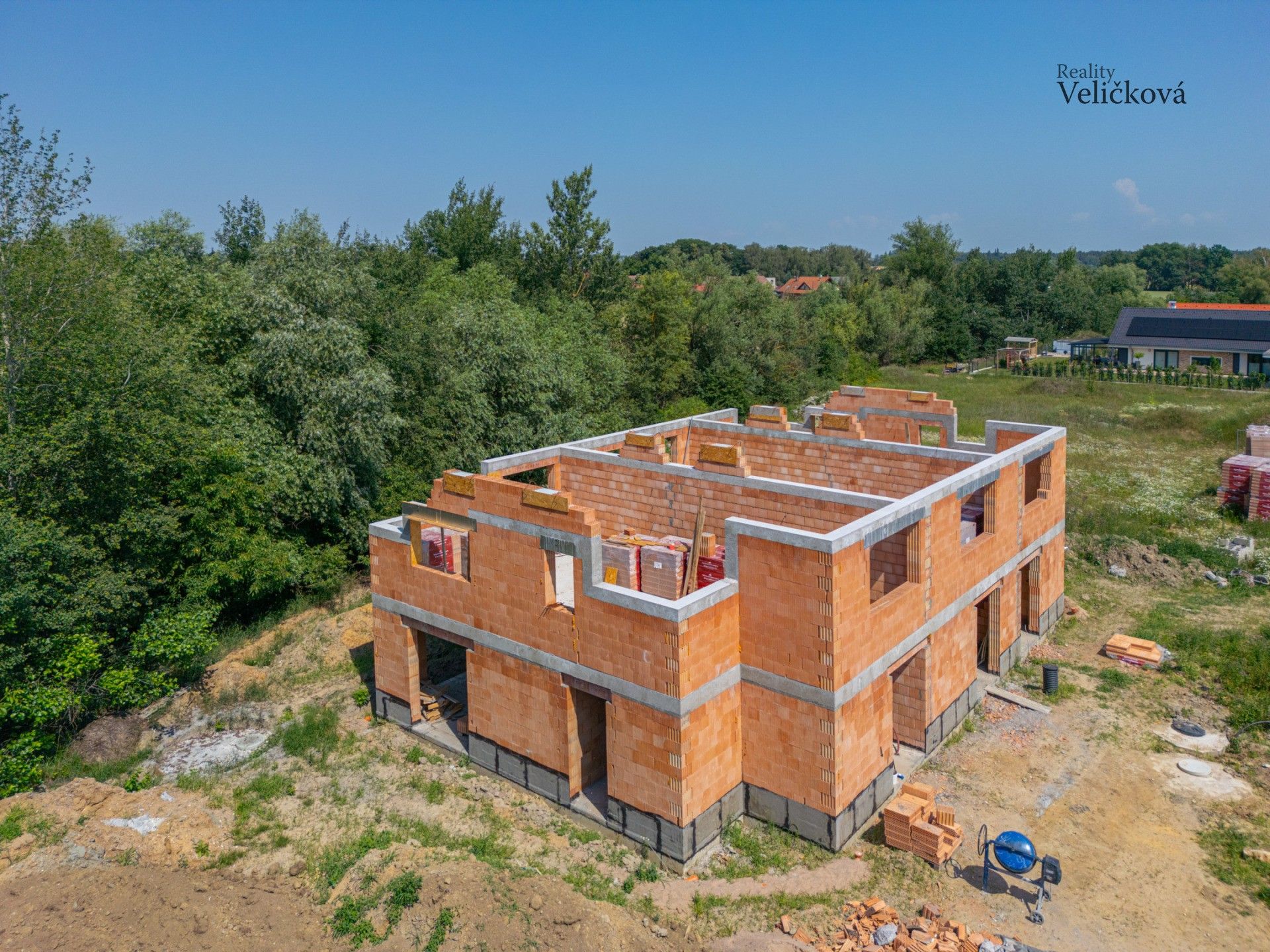 Prodej domu 105 m² - foto 2