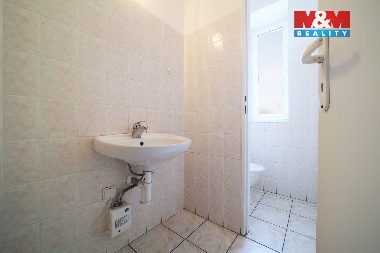 Pronájem komerčního prostoru 64 m² - foto 11