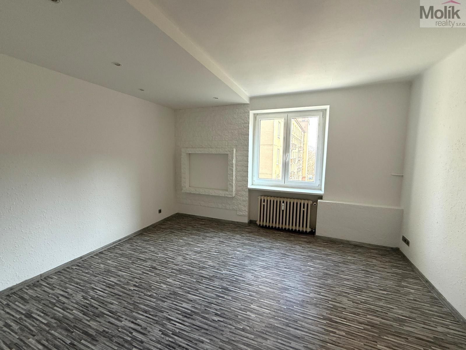 Pronájem bytu 2+1 59 m² - foto 3