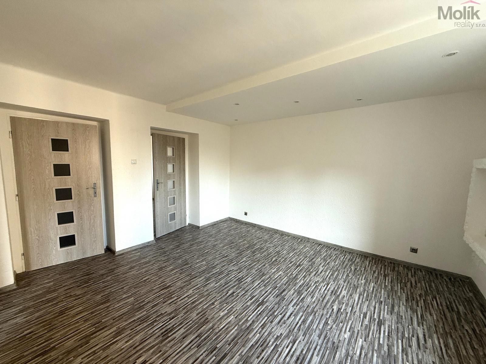 Pronájem bytu 2+1 59 m² - foto 4