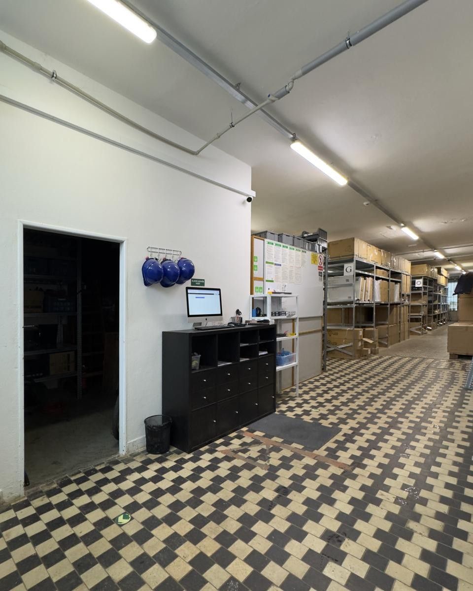 Pronájem komerčního prostoru 360 m² - foto 5
