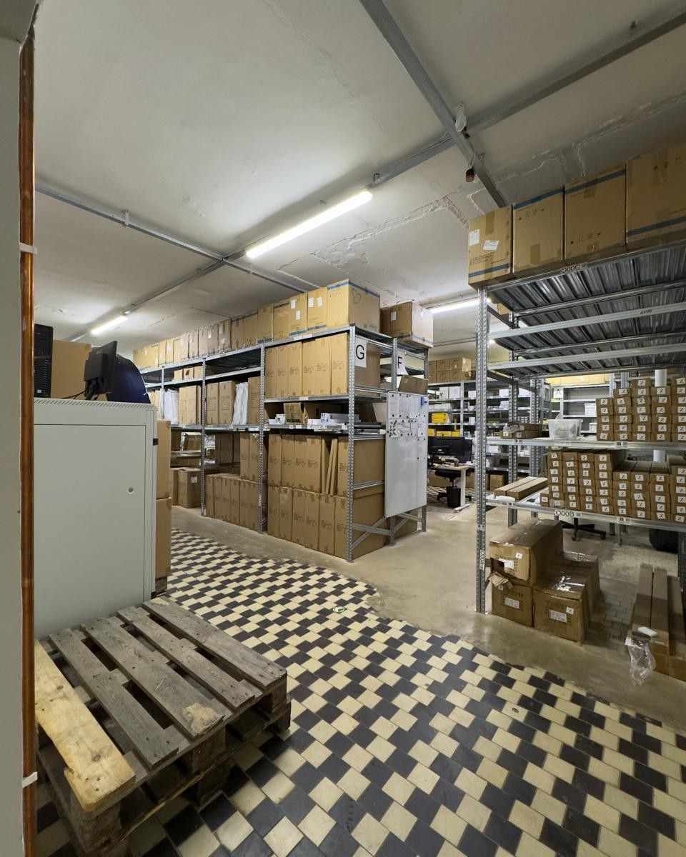 Pronájem komerčního prostoru 360 m² - foto 10