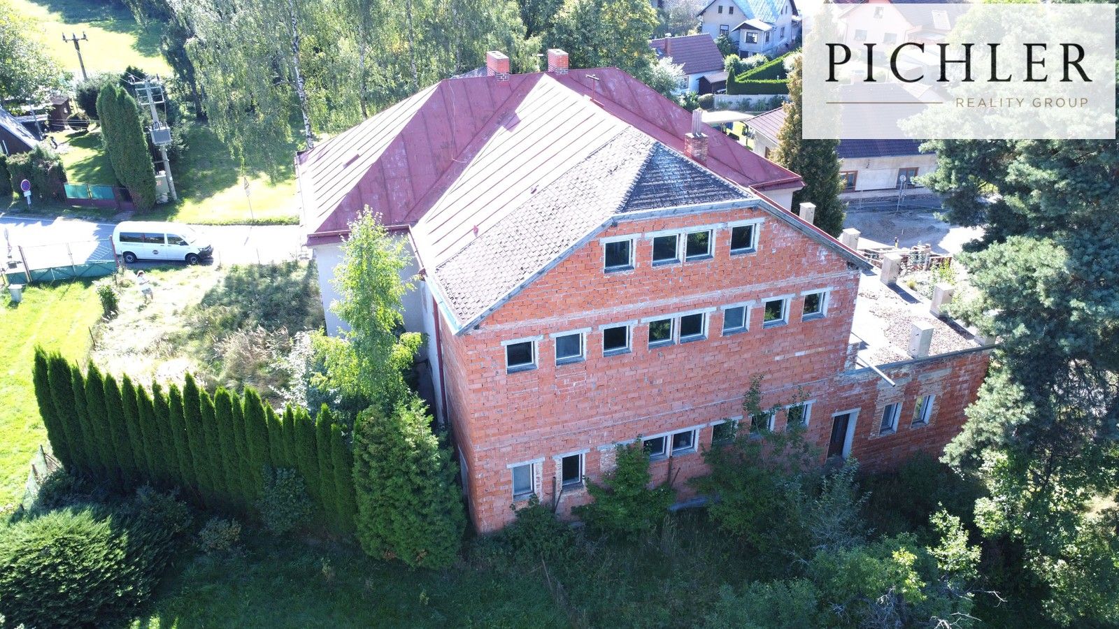 Prodej komerčního prostoru 940 m² - foto 2