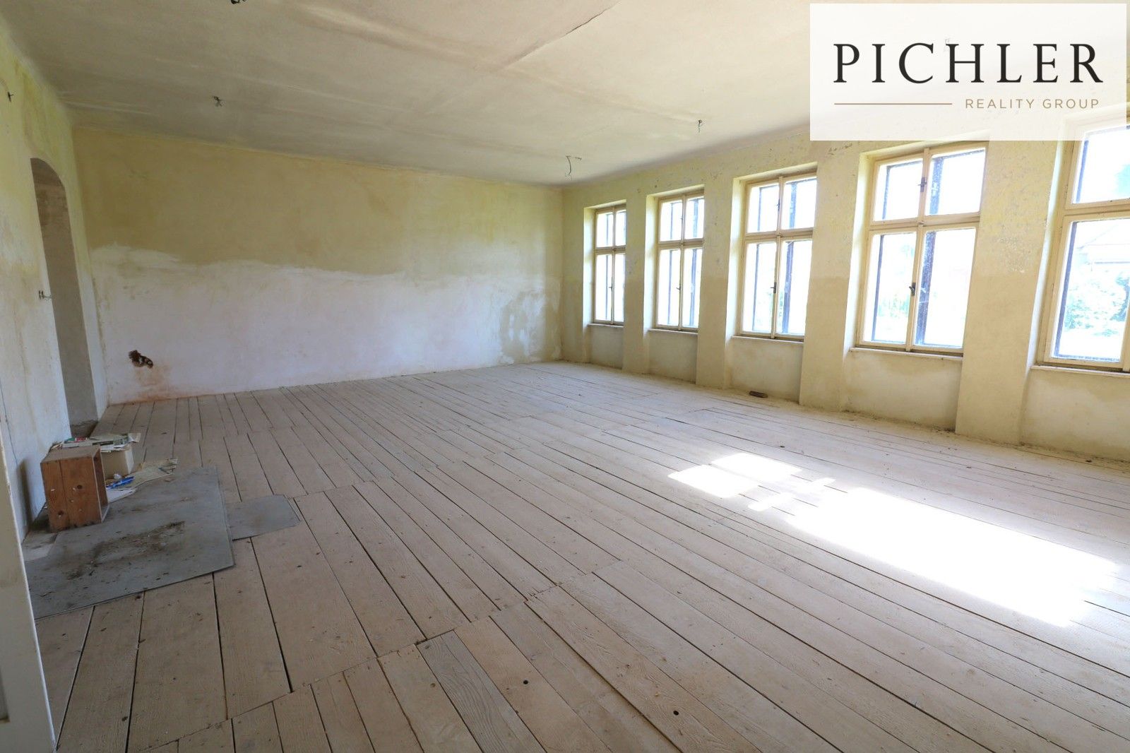Prodej komerčního prostoru 940 m² - foto 8