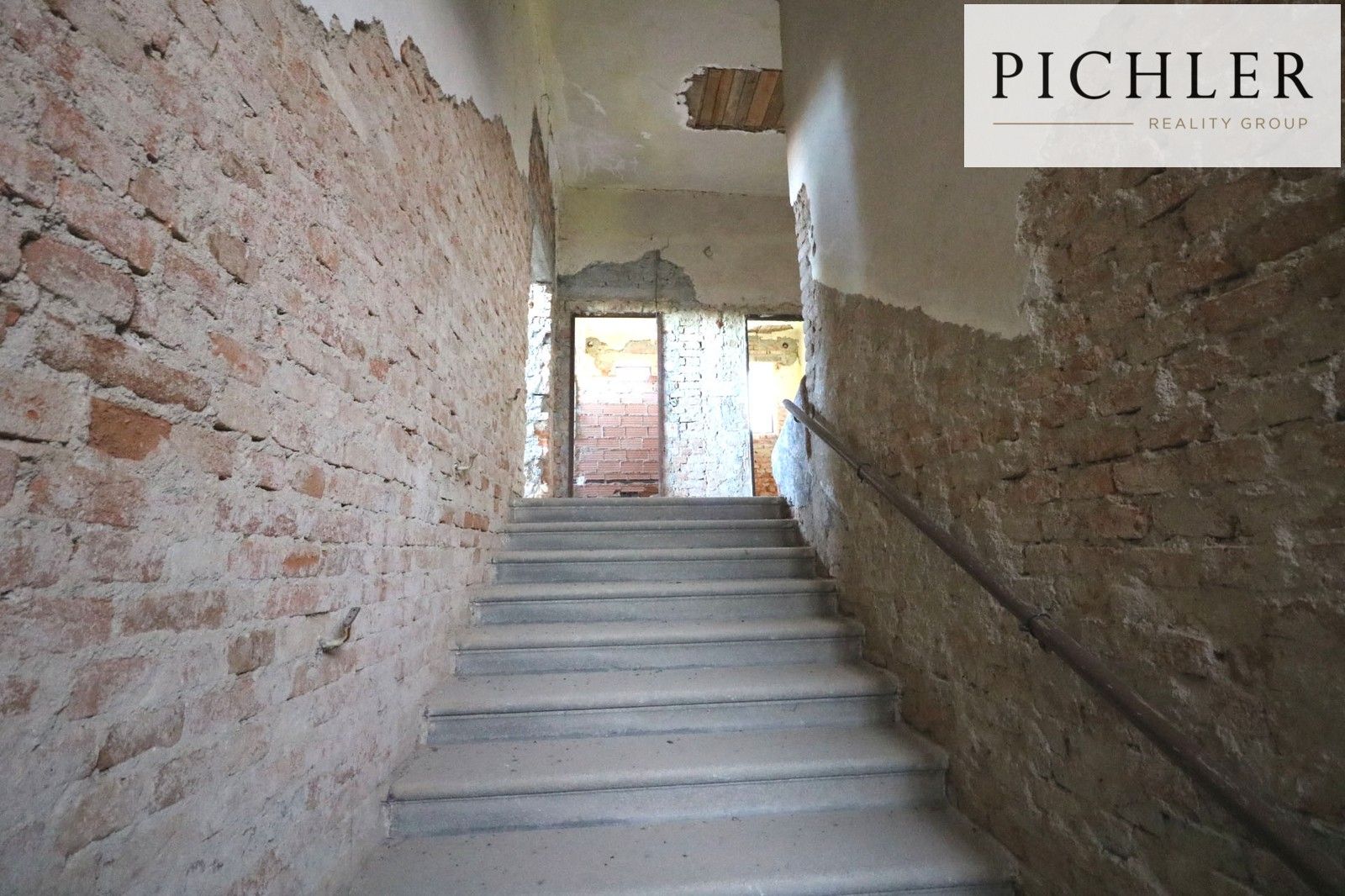 Prodej komerčního prostoru 940 m² - foto 15