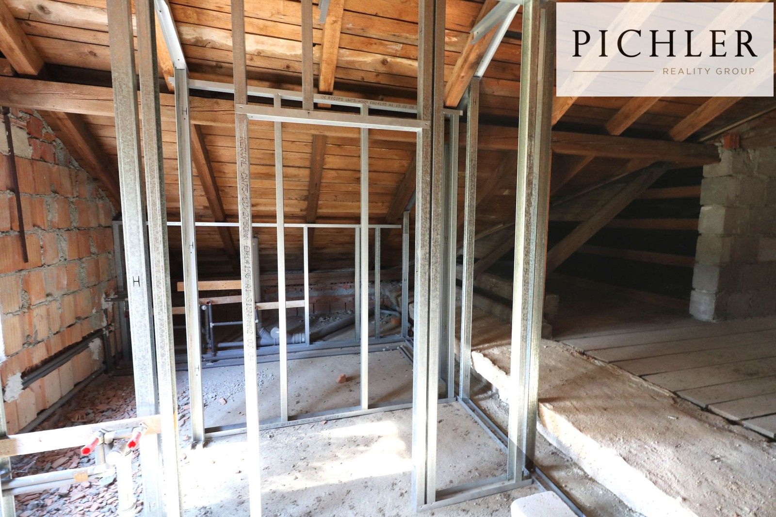 Prodej komerčního prostoru 940 m² - foto 16