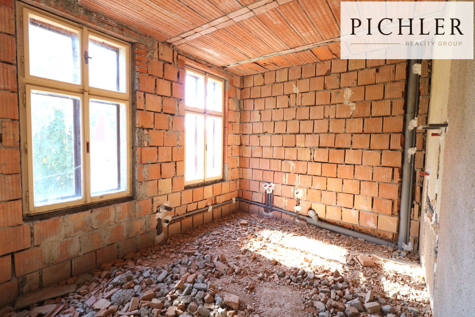 Prodej komerčního prostoru 940 m² - foto 12