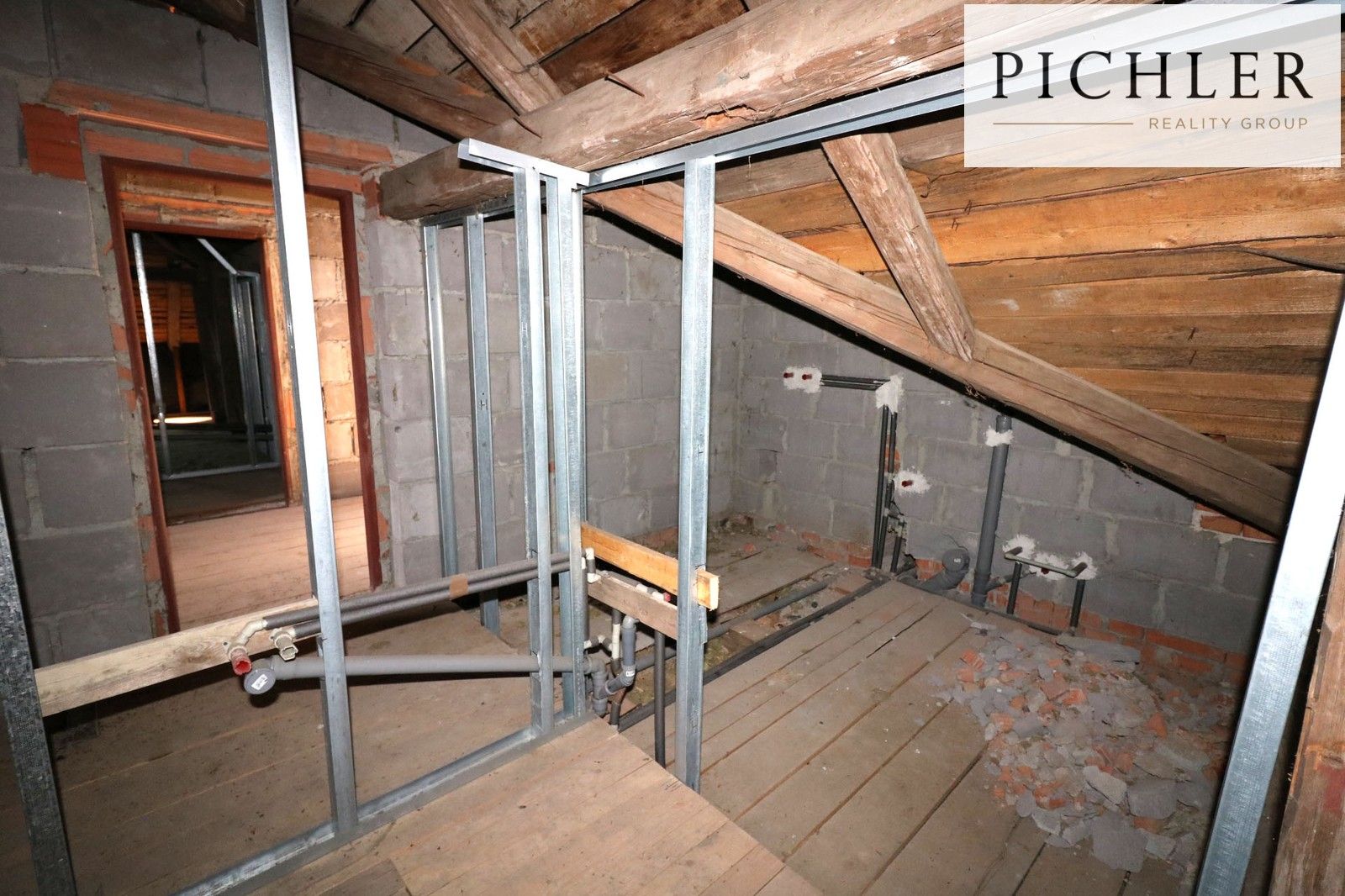 Prodej komerčního prostoru 940 m² - foto 18